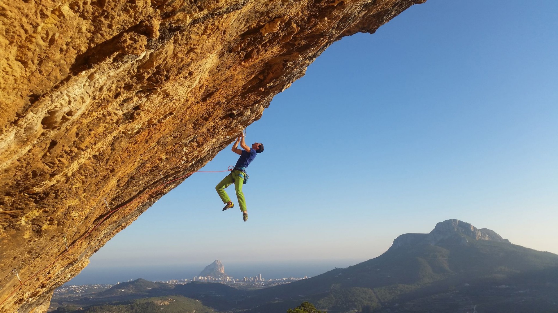 Ocun climbing