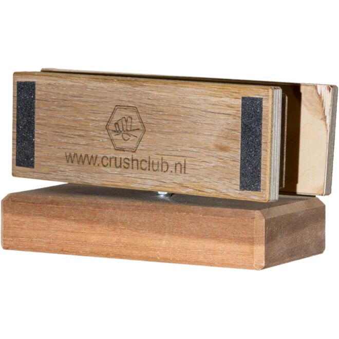 Crush Club Pinch Battle gioco tira la pinza