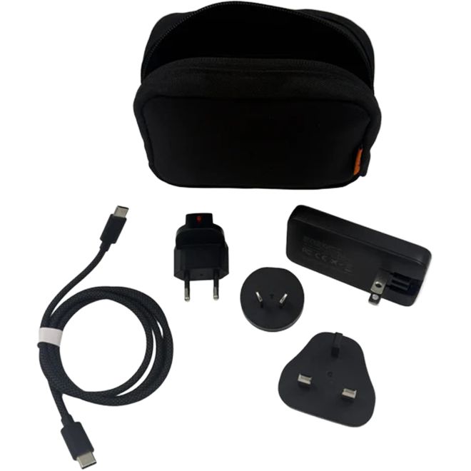 Xtorm 65W Fast Travel Charger + Cable + Essentials Bag caricabatterie portatile
